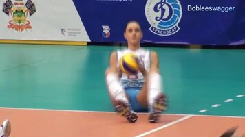 Nataliya Goncharova is stretching before the game