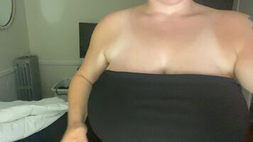 My first attempt at a titty drop for you 😘