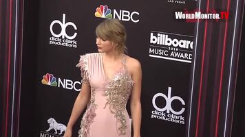 Taylor Swift - Billboard Music Awards Red Carpet