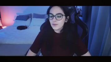 Italian streamer can't keep her hands off them