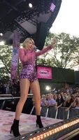 Taylor Swift and her amazing legs on GMA this morning