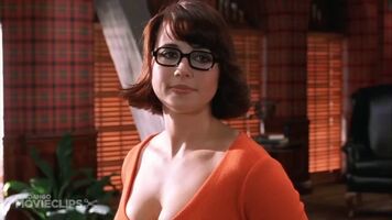 Linda Cardellini as Velma is truly amazing