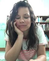 I want to eat Evangeline Lilly's ass while she's casually reading a book