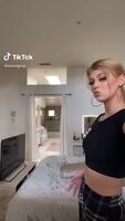 Loren Gray showing you how well she moves her hips
