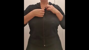 My morning routine of massaging moisturizer into my Double H boobs xx 54yo 🇦🇺💋