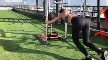Charissa Thompson getting that butt in shape!